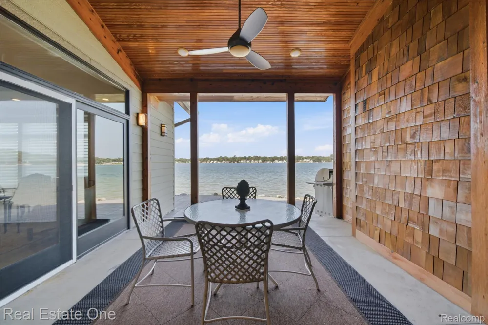 9276 Silverside Green Oak Township, MI 48178