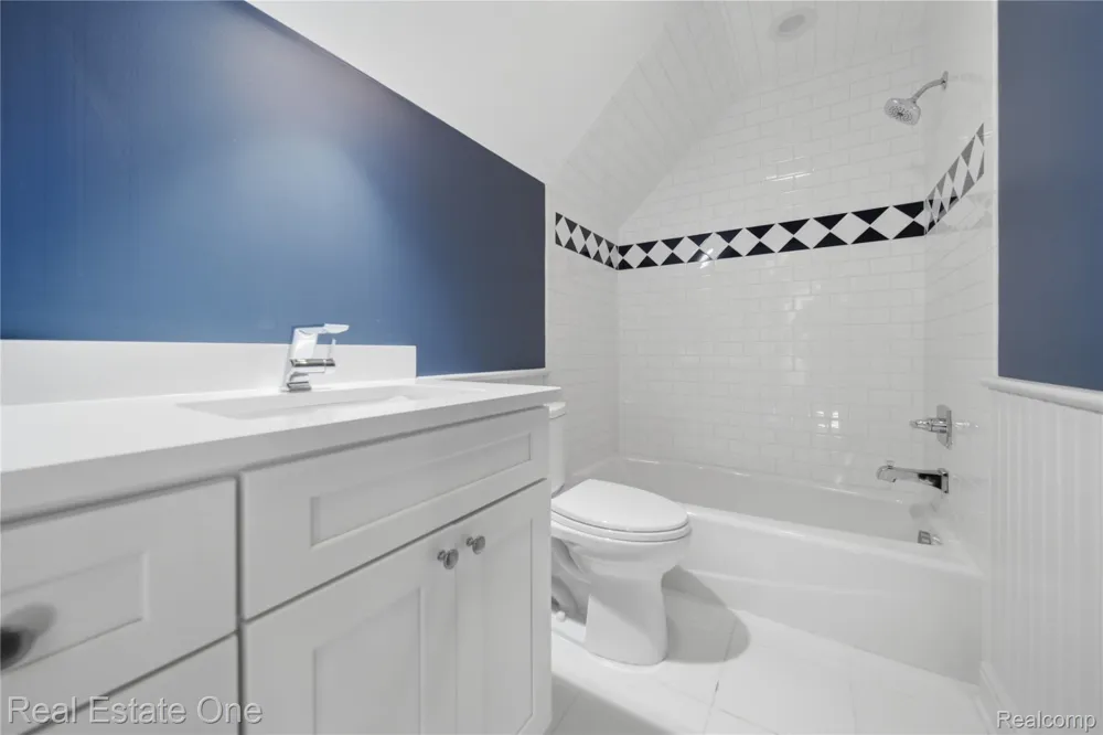 9276 Silverside Green Oak Township, MI 48178