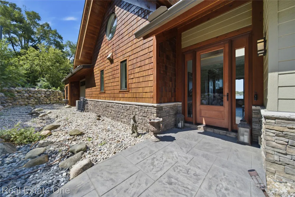 9276 Silverside Green Oak Township, MI 48178