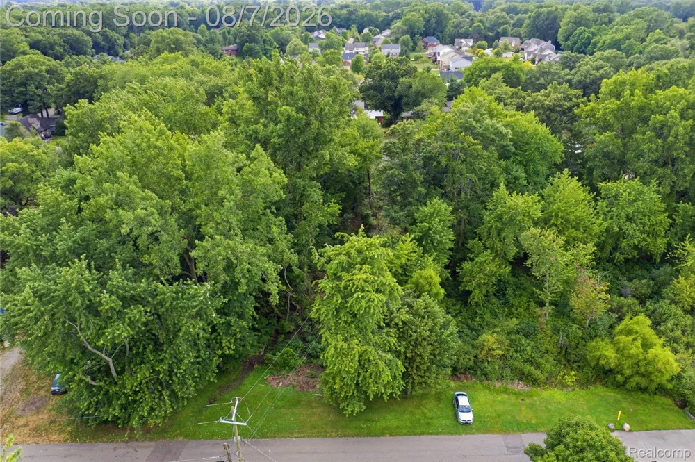Gittins Street Commerce Charter Township, MI 48382