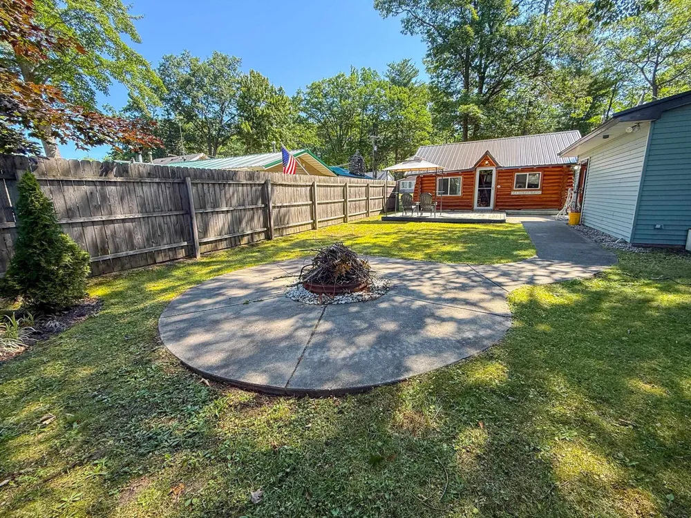 305 Devonshire Drive Denton Township, MI 48651