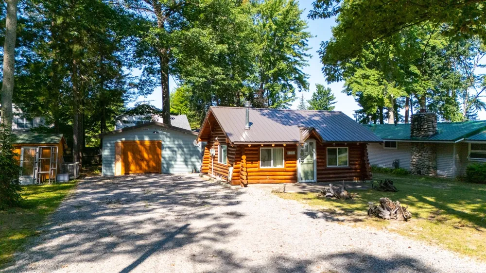 305 Devonshire Drive Denton Township, MI 48651