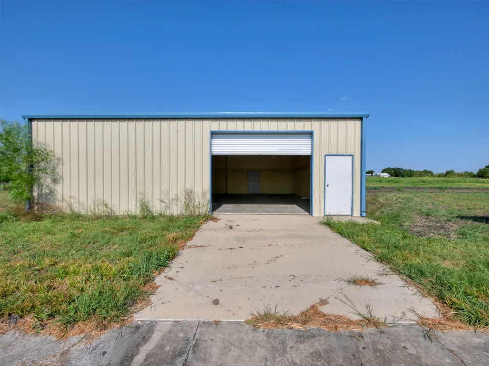 2944 CR-596 Nevada, TX 75173