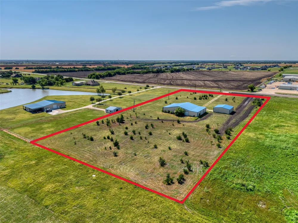 2944 CR-596 Nevada, TX 75173