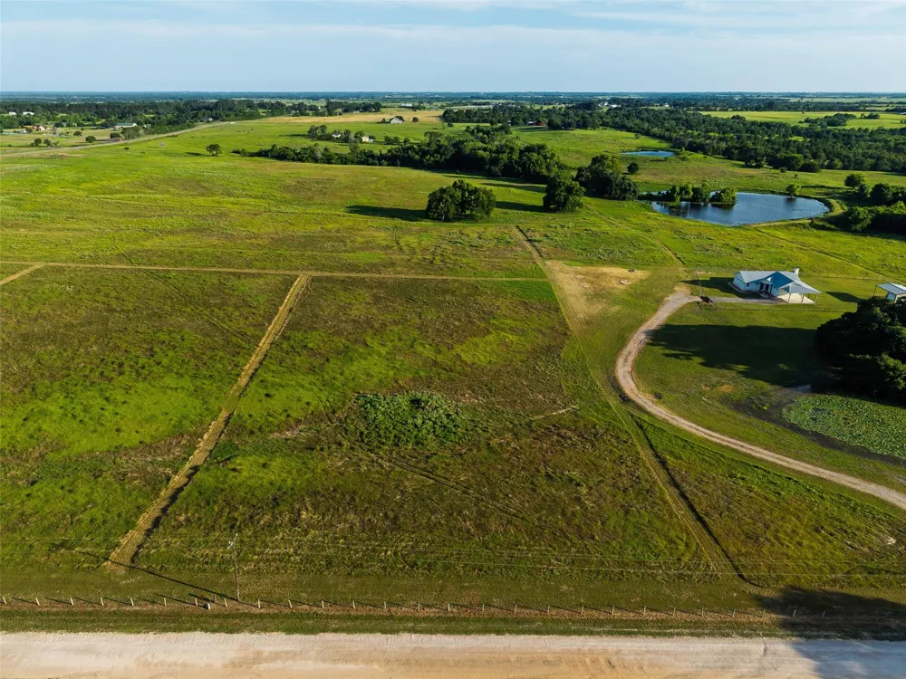 8383 Tottenham Road Chappell Hill, TX 77426