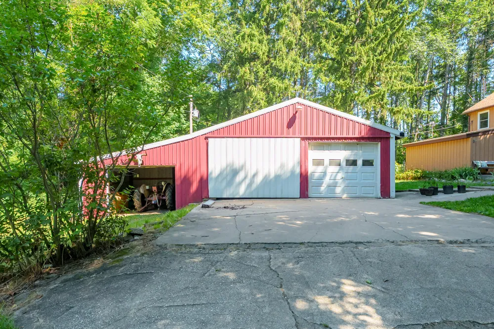 9299 W Avenue E Vicksburg, MI 49097