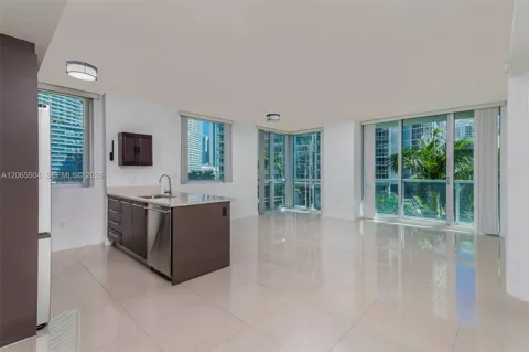 500 Brickell Ave #401