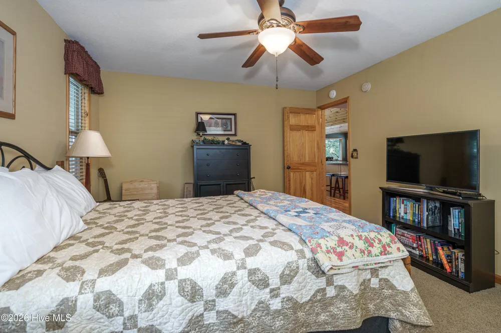 98 Dunrunnin Pointe Murphy, NC 28906