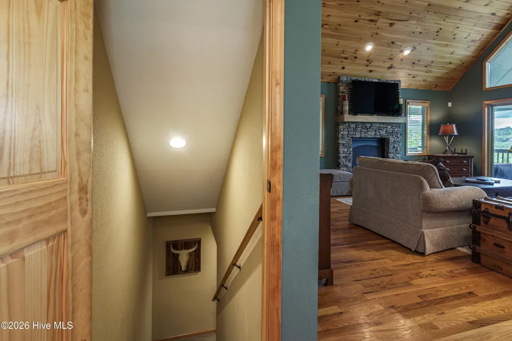 98 Dunrunnin Pointe Murphy, NC 28906
