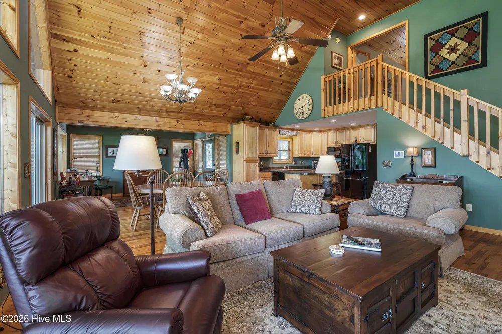 98 Dunrunnin Pointe Murphy, NC 28906