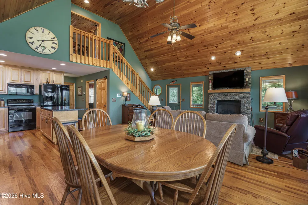 98 Dunrunnin Pointe Murphy, NC 28906