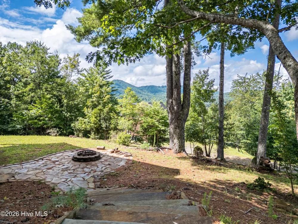 98 Dunrunnin Pointe Murphy, NC 28906
