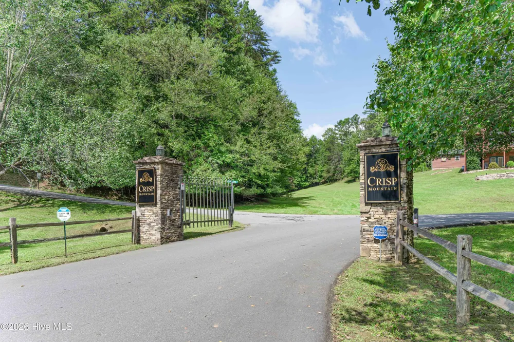 98 Dunrunnin Pointe Murphy, NC 28906