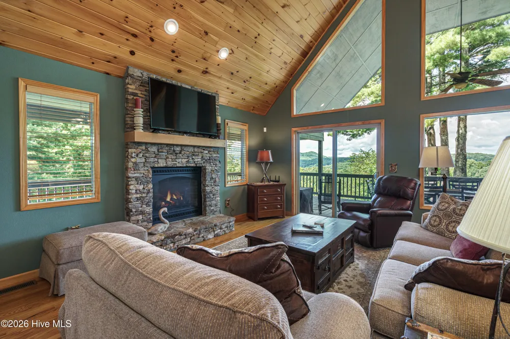 98 Dunrunnin Pointe Murphy, NC 28906