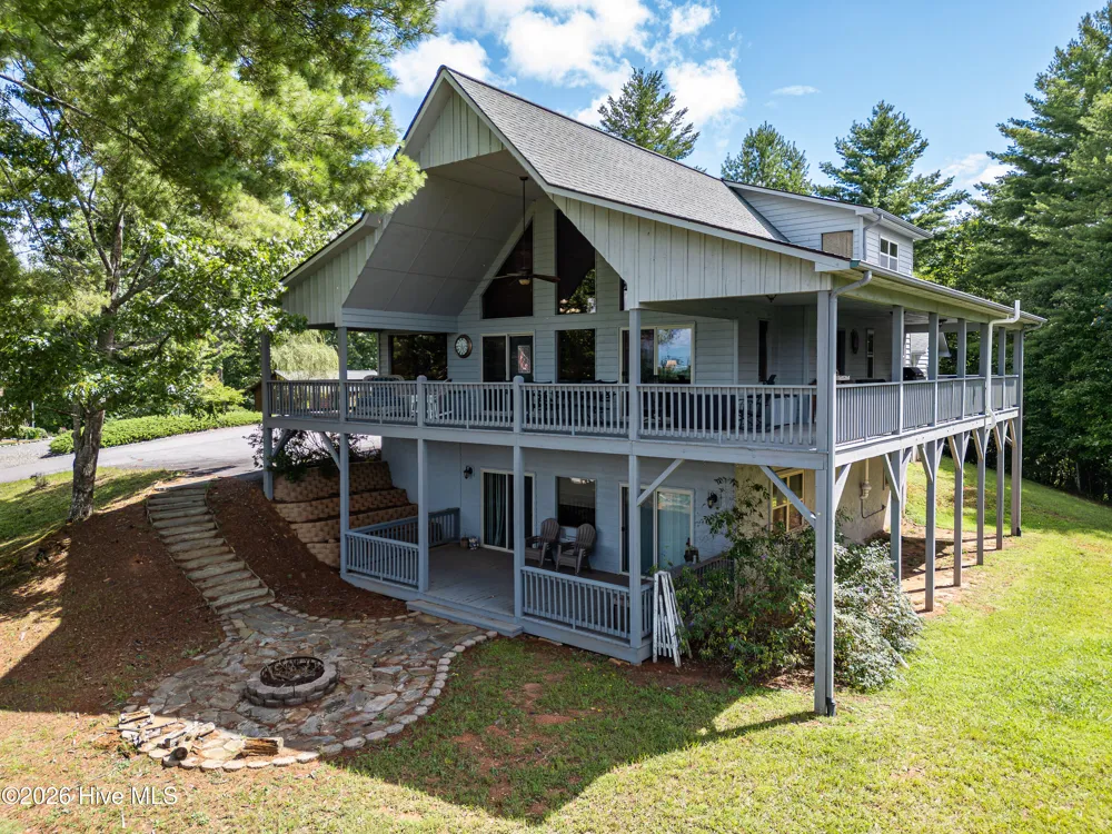 98 Dunrunnin Pointe Murphy, NC 28906