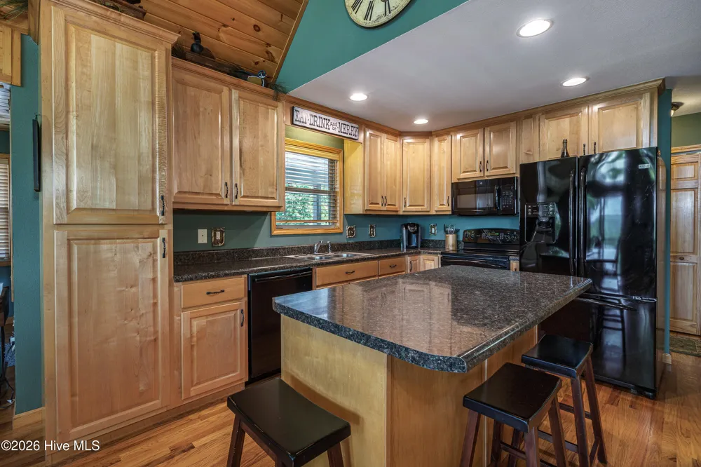 98 Dunrunnin Pointe Murphy, NC 28906