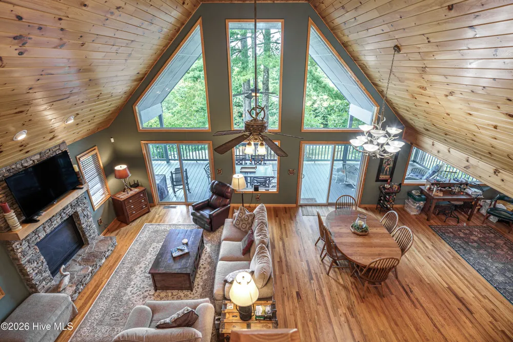 98 Dunrunnin Pointe Murphy, NC 28906