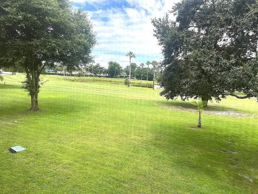 3951 Via Poinciana #209 Lake Worth, FL 33467