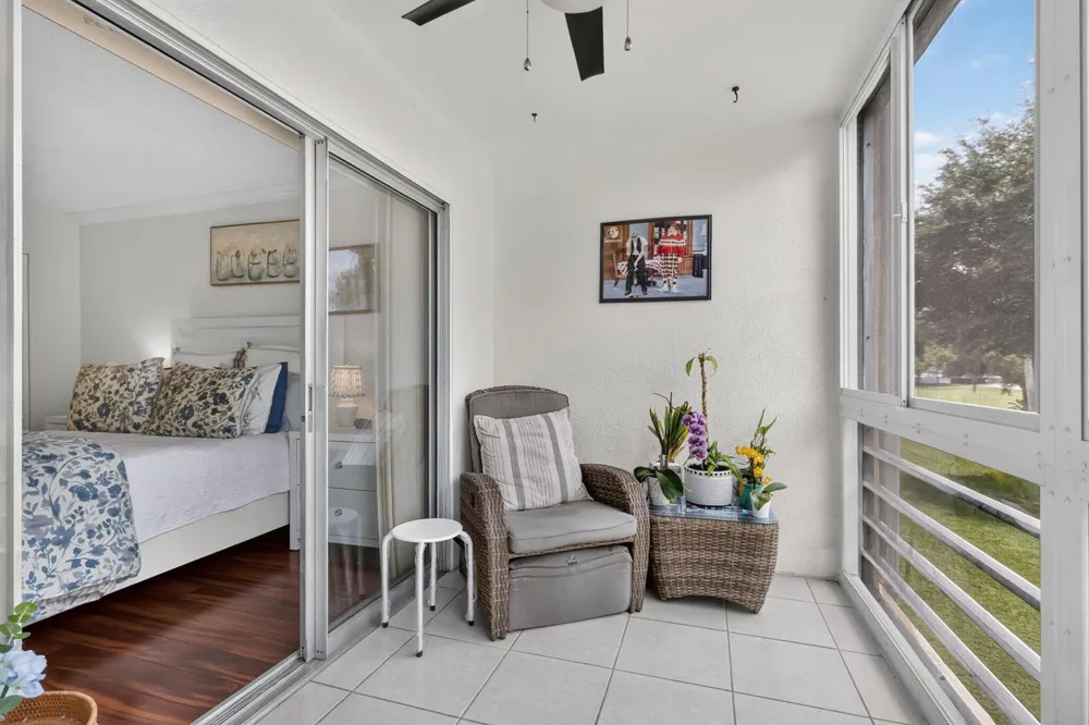 3951 Via Poinciana #209 Lake Worth, FL 33467