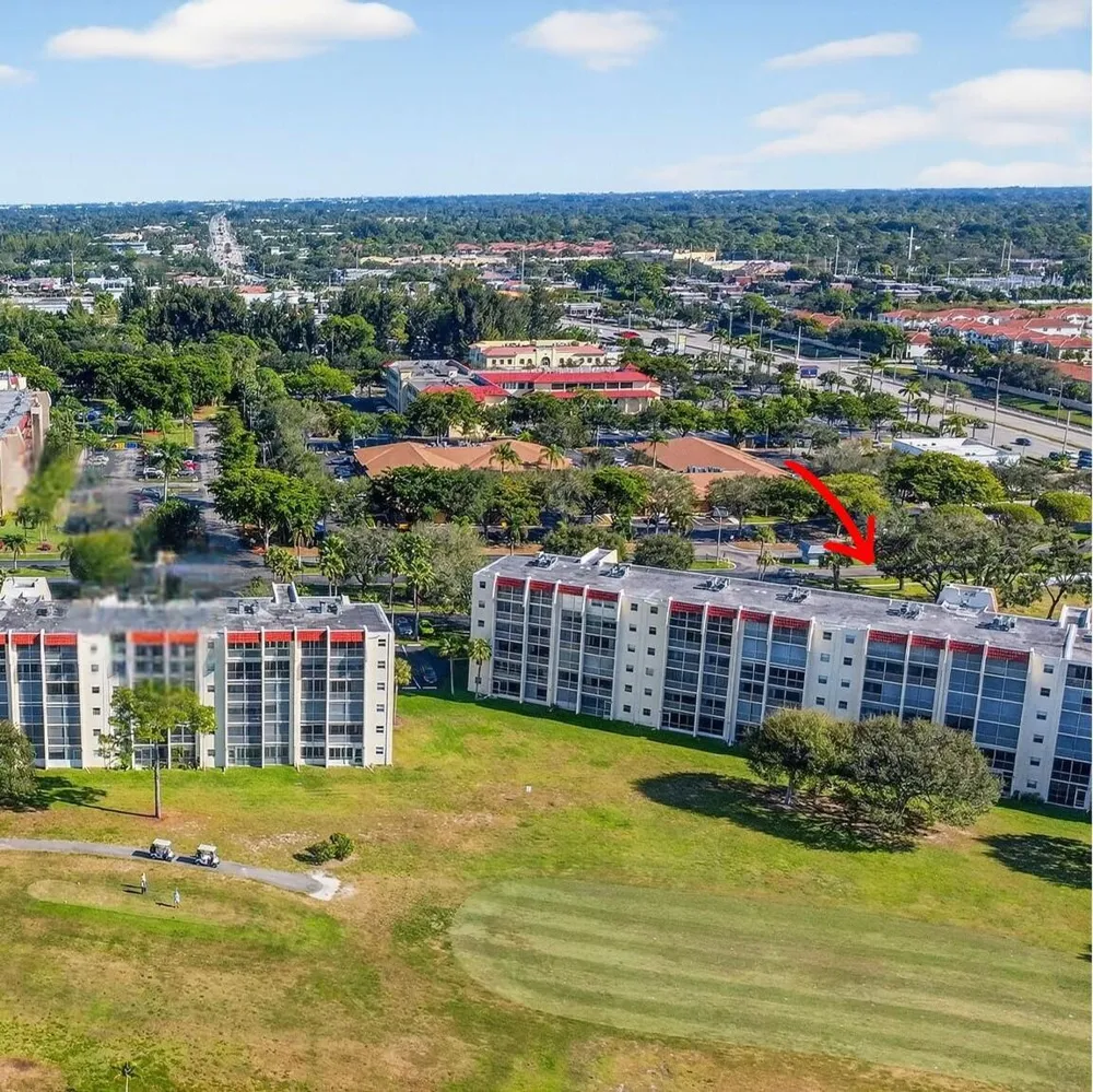 3951 Via Poinciana #209 Lake Worth, FL 33467