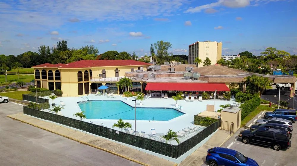 3951 Via Poinciana #209 Lake Worth, FL 33467