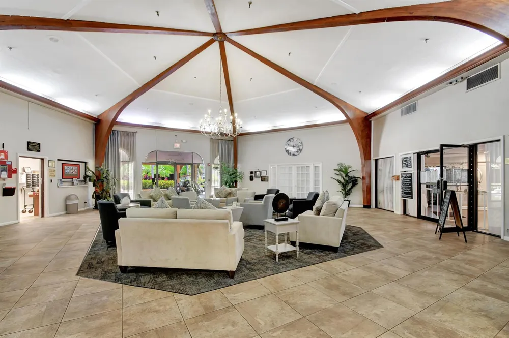 3951 Via Poinciana #209 Lake Worth, FL 33467