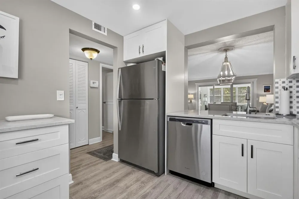3951 Via Poinciana #209 Lake Worth, FL 33467