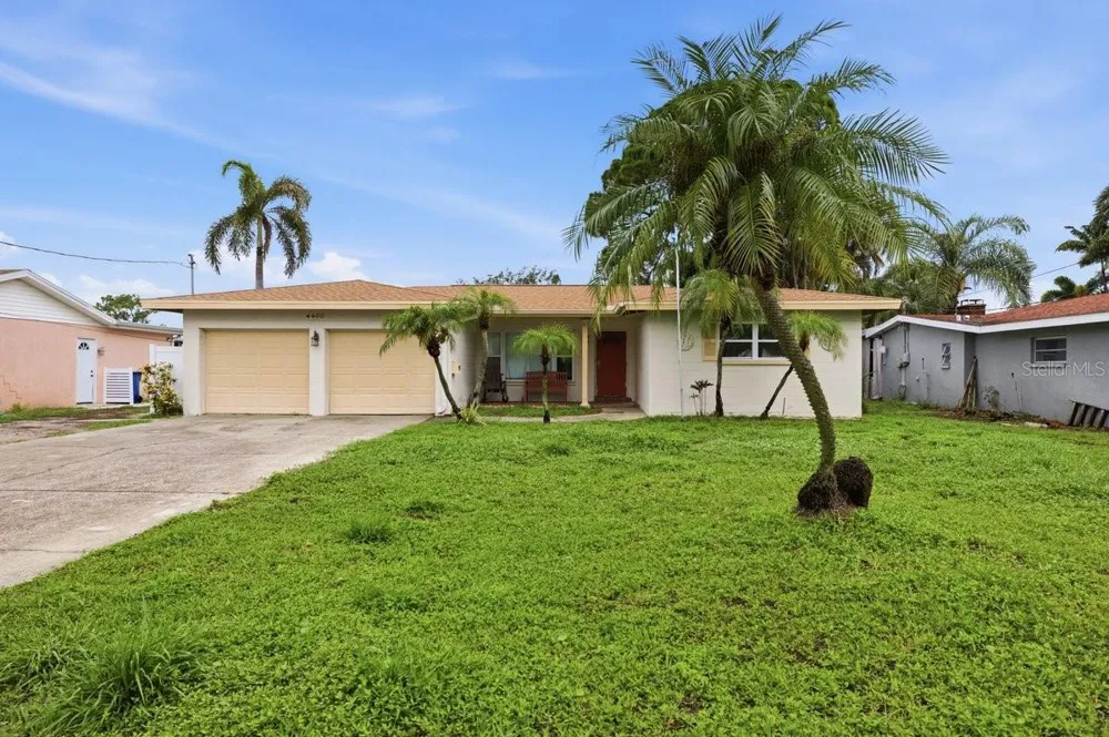 4400 HUNTINGTON STREET NE St Petersburg, FL 33703
