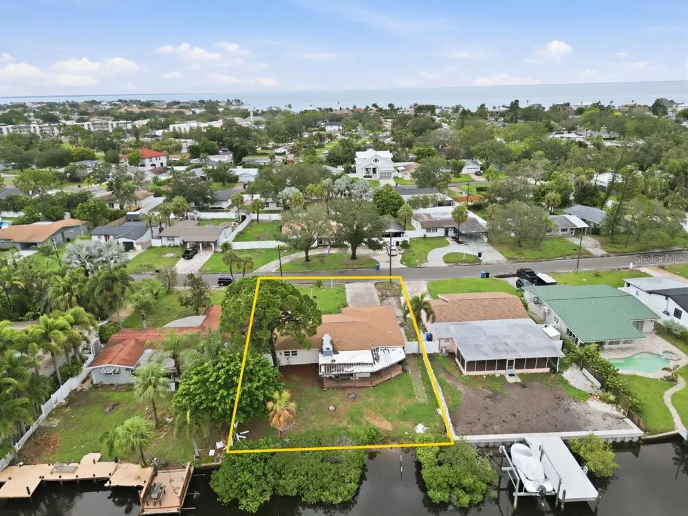 4400 HUNTINGTON STREET NE St Petersburg, FL 33703