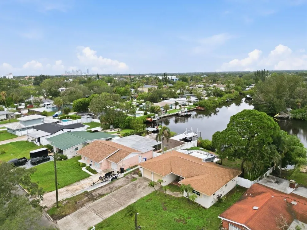 4400 HUNTINGTON STREET NE St Petersburg, FL 33703