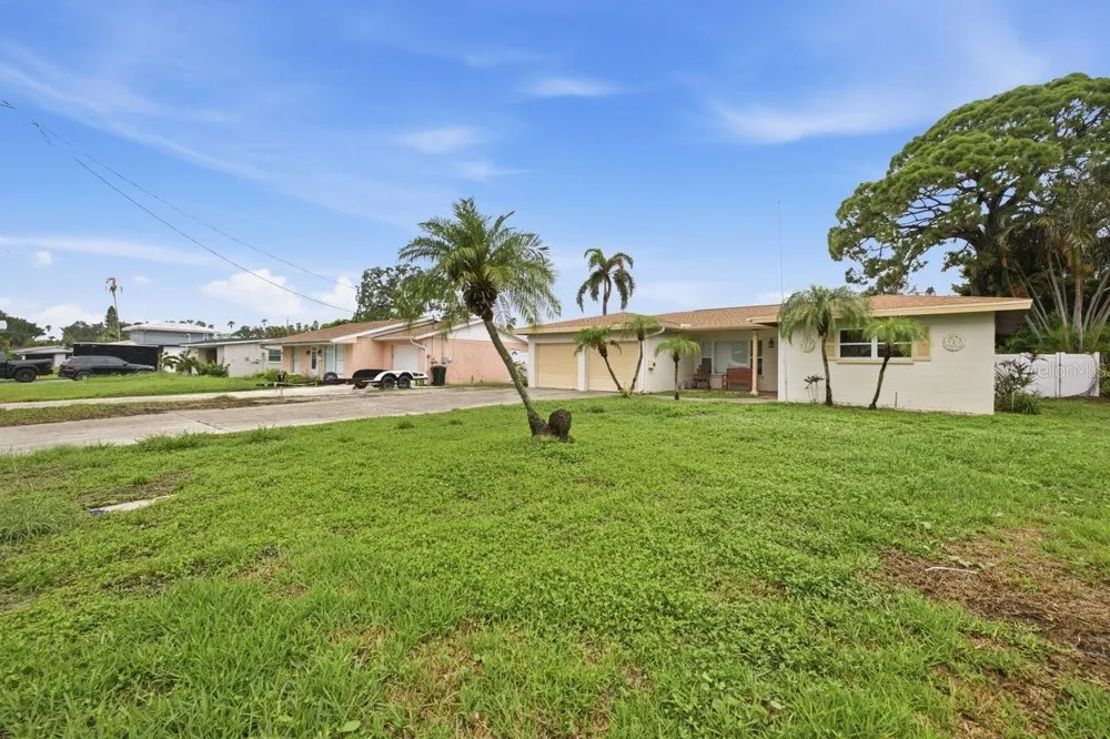4400 HUNTINGTON STREET NE St Petersburg, FL 33703