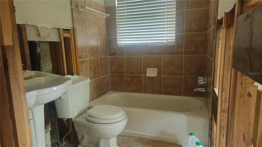 4400 HUNTINGTON STREET NE St Petersburg, FL 33703