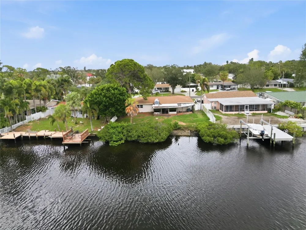 4400 HUNTINGTON STREET NE St Petersburg, FL 33703