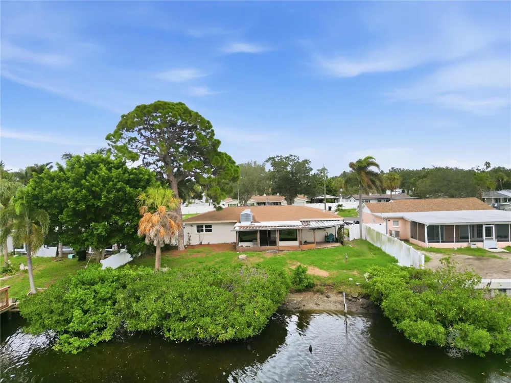 4400 HUNTINGTON STREET NE St Petersburg, FL 33703