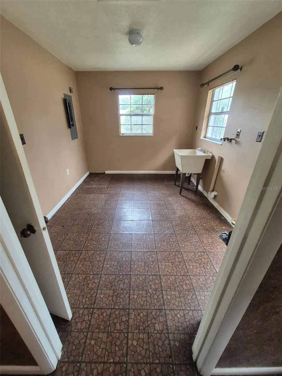 603 W OCALA STREET Umatilla, FL 32784