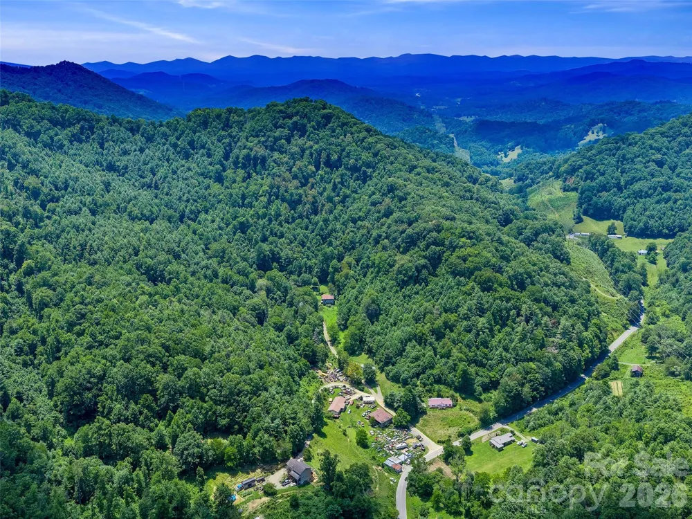000 Cove Mountain Road Burnsville, NC 28714