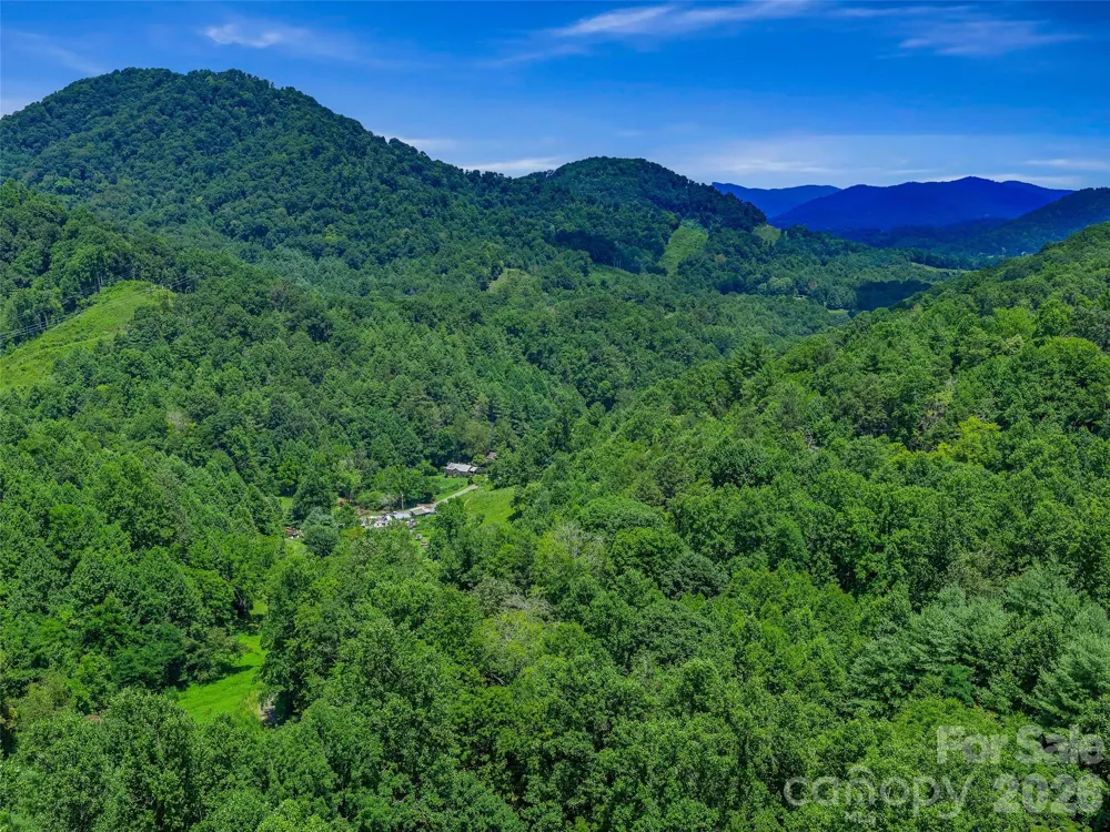 000 Cove Mountain Road Burnsville, NC 28714