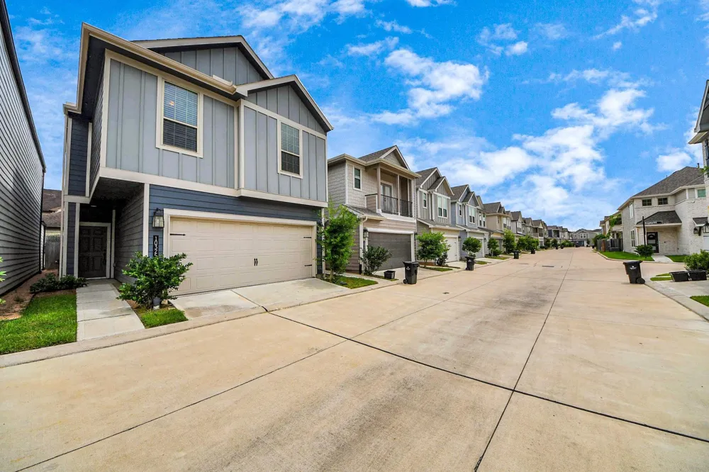 10325 Harmon Smith Drive Houston, TX 77025