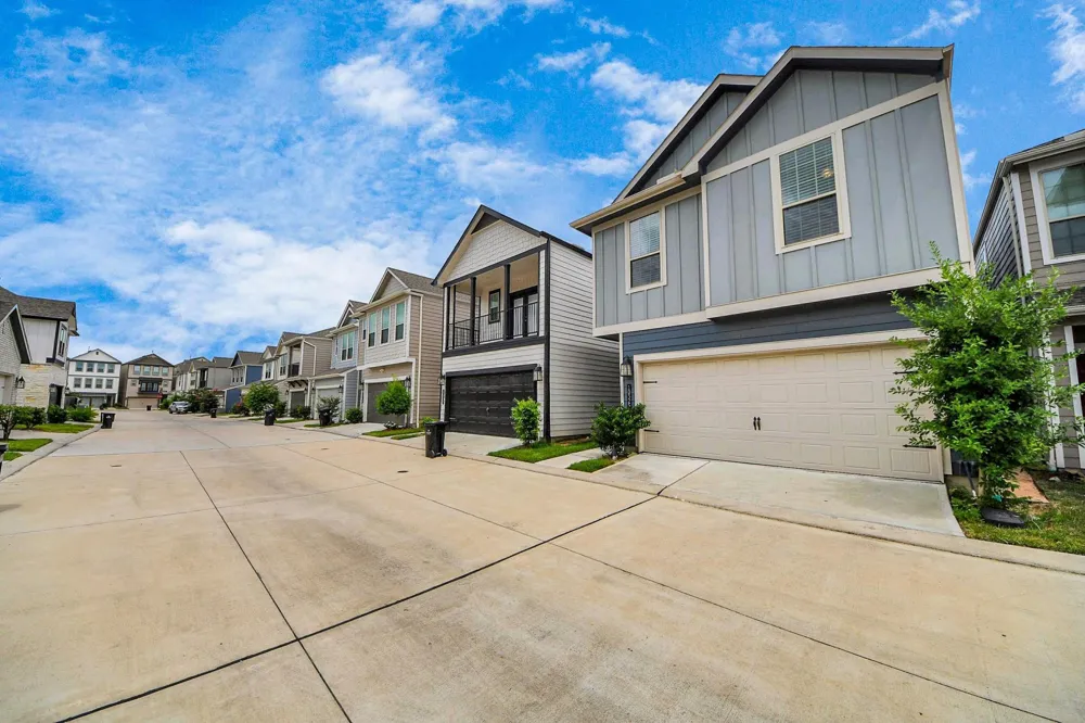 10325 Harmon Smith Drive Houston, TX 77025