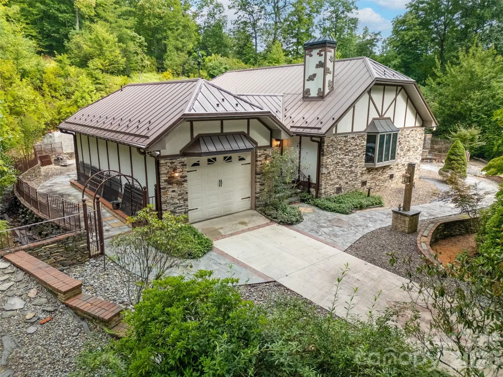 275 Hubbard Hollow Road Rosman, NC 28772