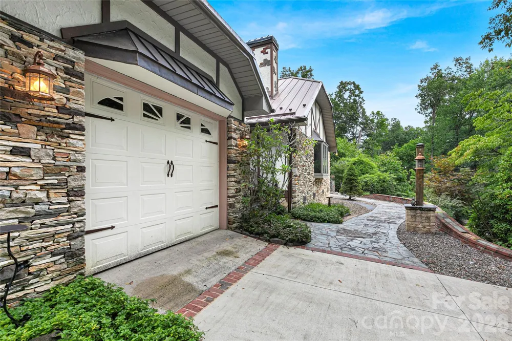 275 Hubbard Hollow Road Rosman, NC 28772