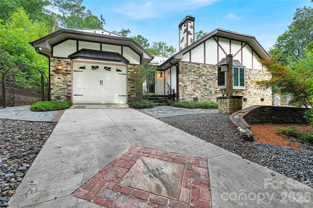 275 Hubbard Hollow Road Rosman, NC 28772