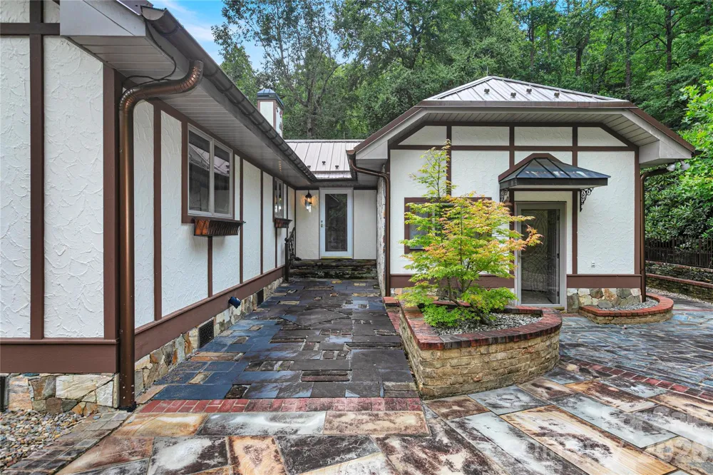 275 Hubbard Hollow Road Rosman, NC 28772