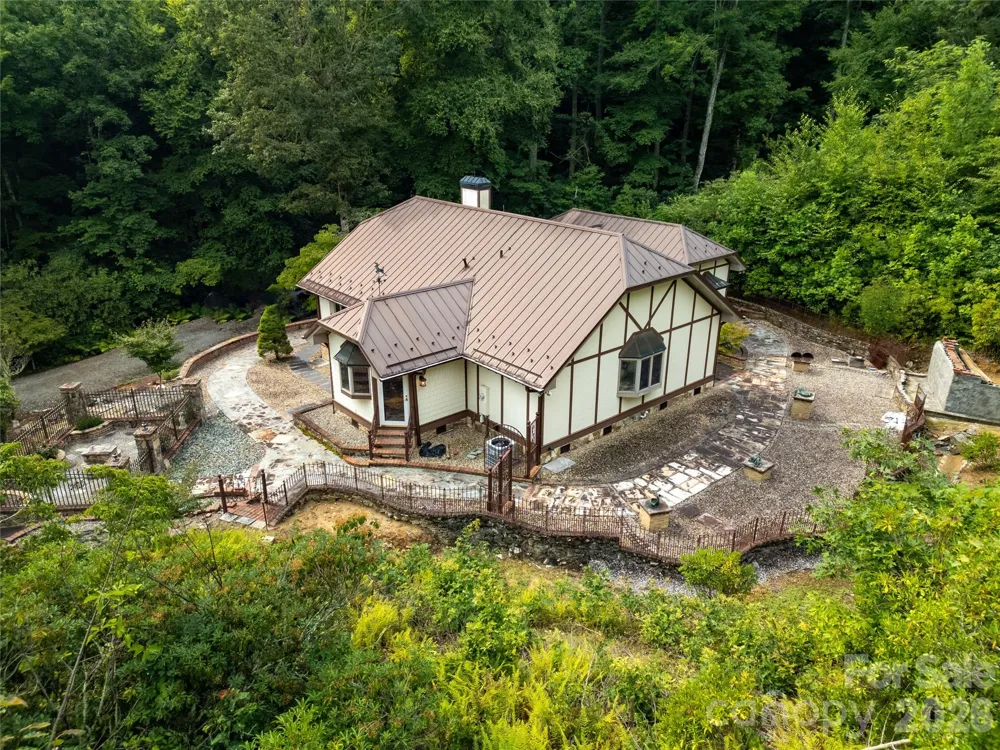 275 Hubbard Hollow Road Rosman, NC 28772