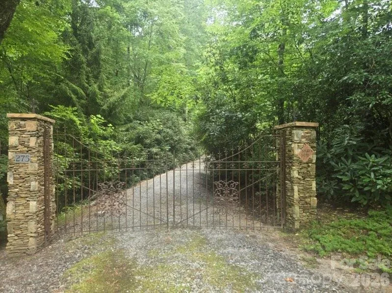 275 Hubbard Hollow Road Rosman, NC 28772