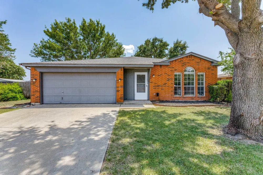 6124 Nelson Terrace Watauga, TX 76148