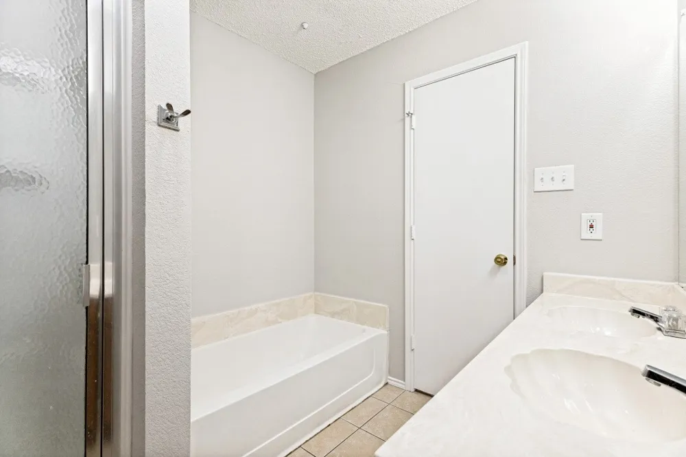 6124 Nelson Terrace Watauga, TX 76148