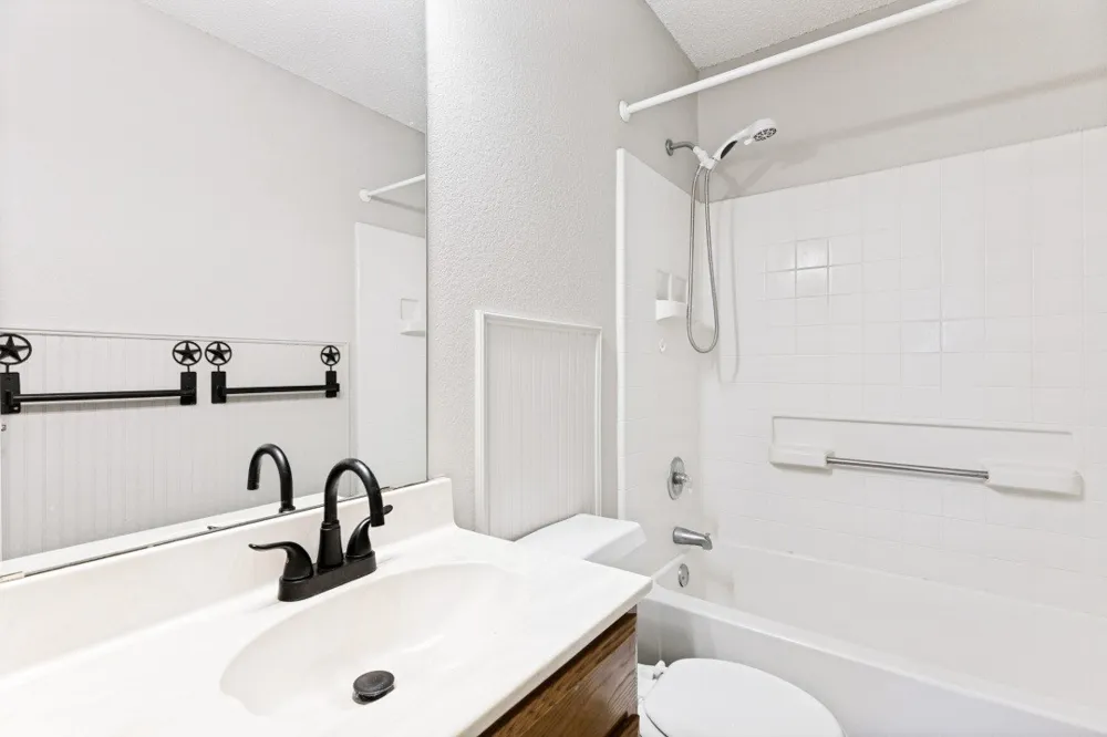 6124 Nelson Terrace Watauga, TX 76148