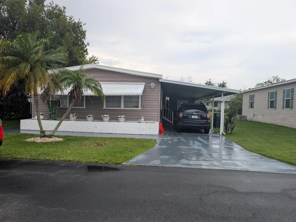 32 Manor Drive Fort Pierce, FL 34982