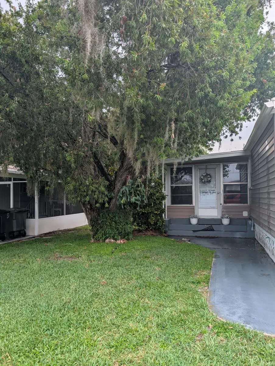 32 Manor Drive Fort Pierce, FL 34982